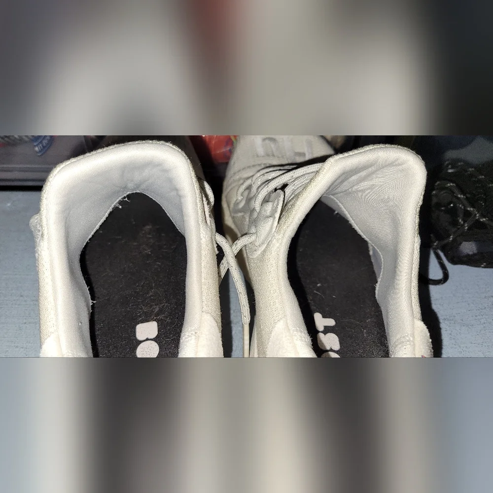 Shoes - Picture 4 of 8